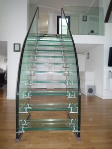 escalier droit verre
