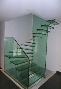 escalier quart tournant en verre