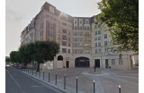 En face, la partie Sud de la nouvelle Place des Commerces est déjà mise en oeuvre - Crédit photo : Google Street View -