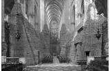 Accumulation de sacs remplis de terre pour la protection de l’intérieur de la cathédrale d’Amiens. - Crédit photo : DR  