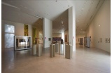 Salle d'exposition d'art brut dans l'extension.  - Crédit photo : LEROUGE Max