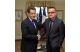 Bono plaide la cause des pays africains auprès du président Sarkozy.  - Crédit photo : dr -