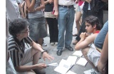 Nasrine Seraji evc ses étudiants de l'université de Cornell lors d'un voyage à Shanghai 2005 - Crédit photo : DR  