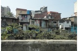 A Dharavi, les bâtiments autoconstruits sont généralement de plain-pied, avec d’être densifié avec un niveau supplémentaire, loué aux habitants plus pauvres. - Crédit photo : © UDRI -