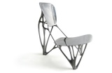 Bone Chair dans sa version aluminium. - Crédit photo : DR  