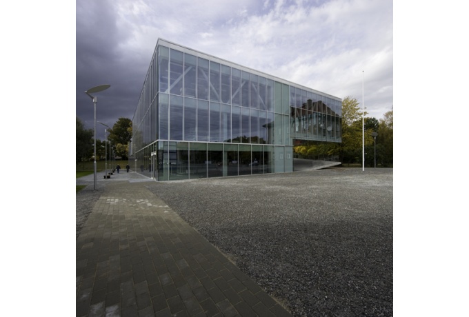 Bibliothèque municipale, Pärnu vue de jour<br/> Crédit photo : HAAGEN Kaido
