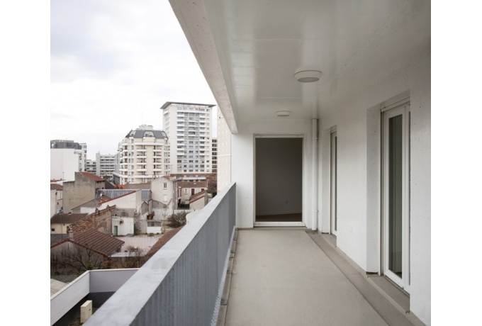 La terrasse est liée aux pièces principales du logement<br/> Crédit photo : GUILLAUME Clément