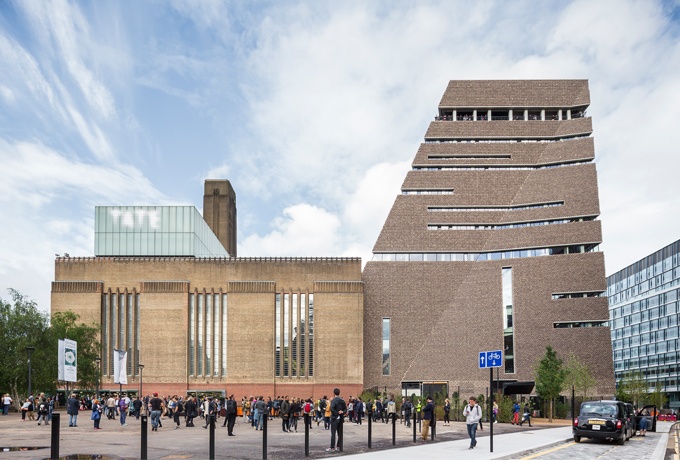 Extention de la Tate Modern à Londres (Herzog et de Meuron)<br/> Crédit photo : Luc BOEGLY & Sergio GRAZIA -
