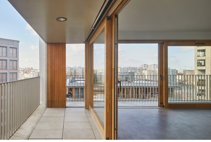 Un séjour d’angle et son balcon - bâtiment Moussafir<br/> Crédit photo : ABBADIE  Hervé