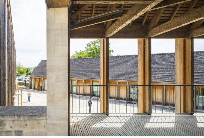 Maison de santé Vézelay - Bernard Quirot architecte + associés / 2014<br/> Crédit photo : GRAZIA Sergio