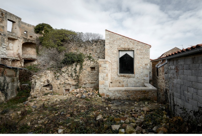 Reconquête des ruines du fort villageois de Plauzat, Puy-de-Dôme<br/> Crédit photo : ALAZARD Benoît 