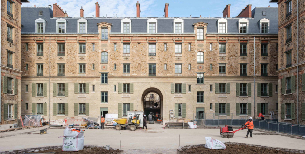 lexistant-comme-materiau-transformation-de-la-caserne-exelmans-paris-16e